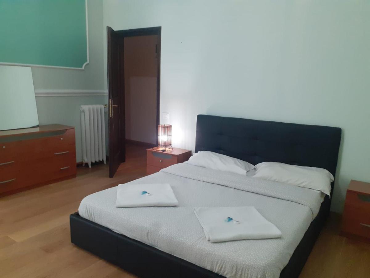 Auberge de jeunesse R.T. House'S à Rome Extérieur photo
