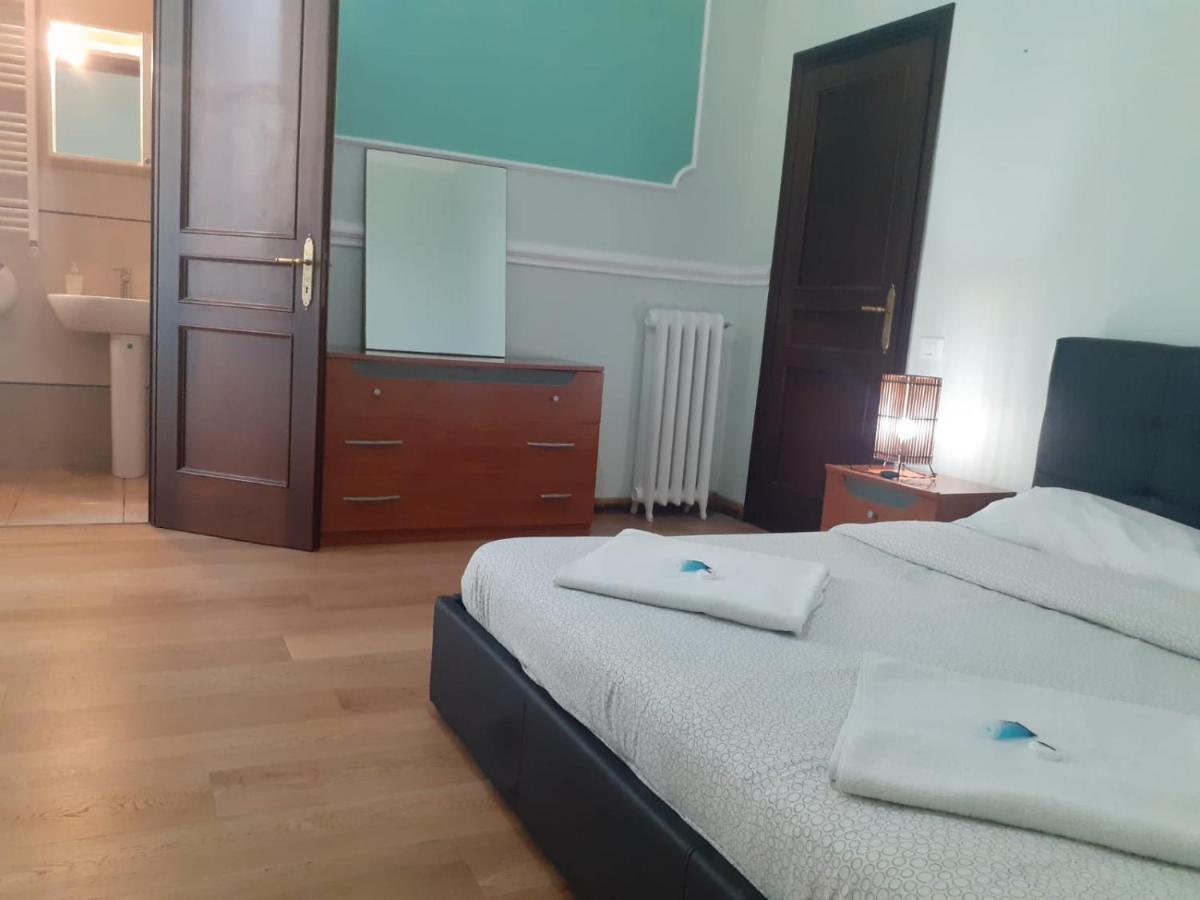 Auberge de jeunesse R.T. House'S à Rome Extérieur photo