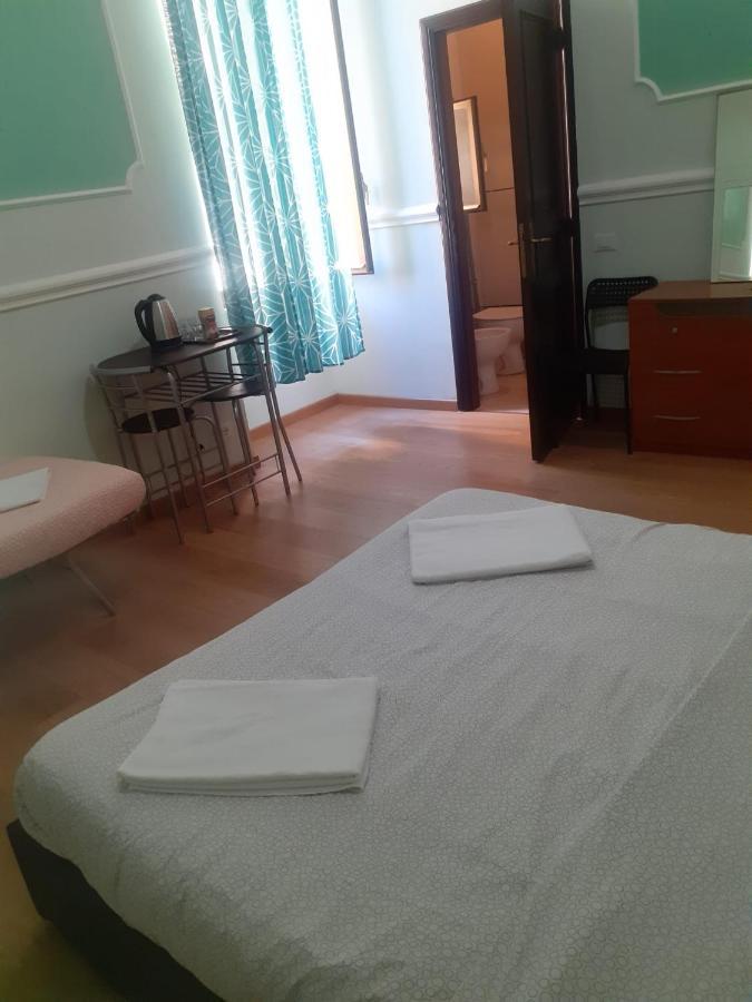 Auberge de jeunesse R.T. House'S à Rome Extérieur photo
