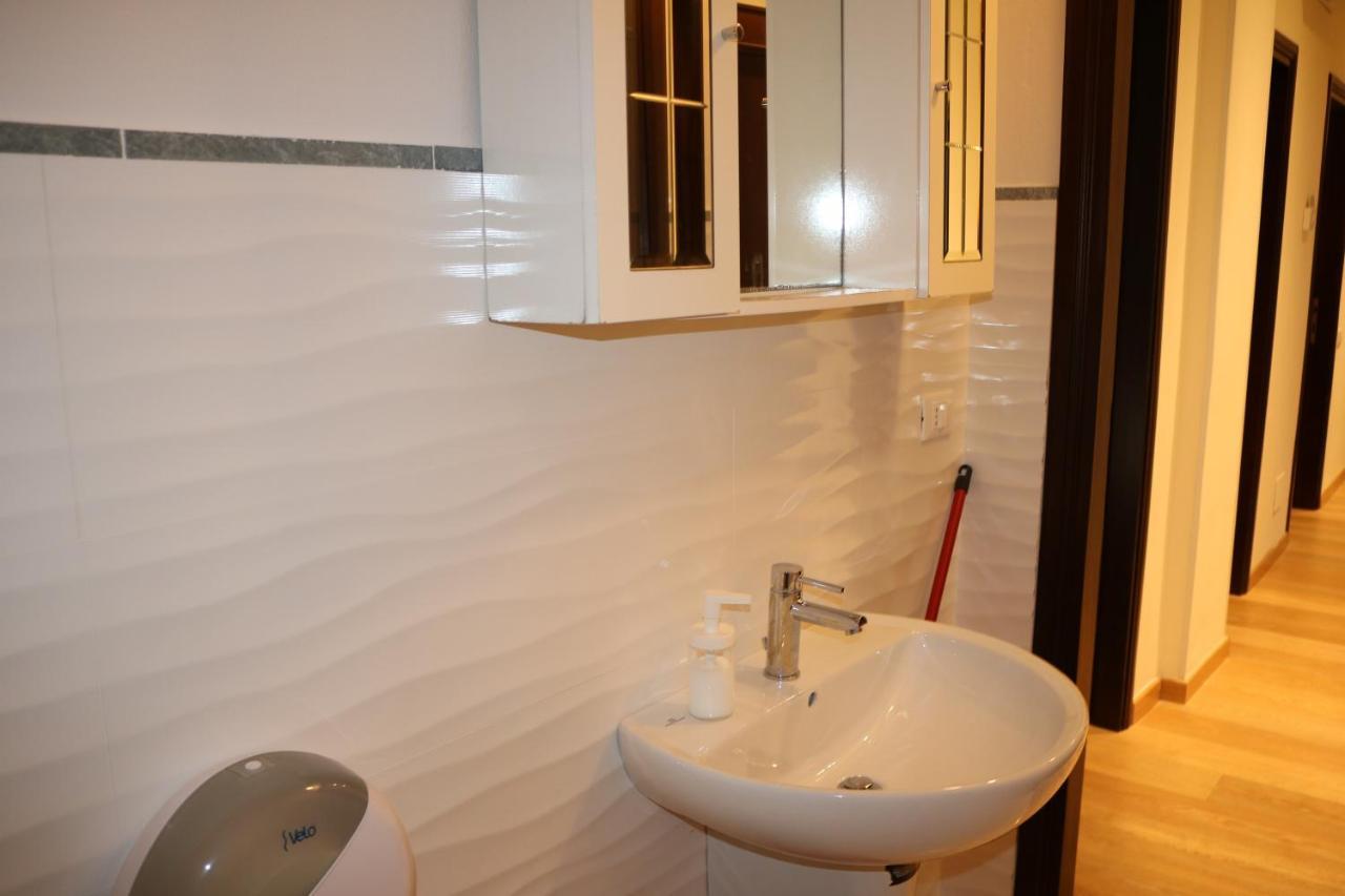 Auberge de jeunesse R.T. House'S à Rome Extérieur photo