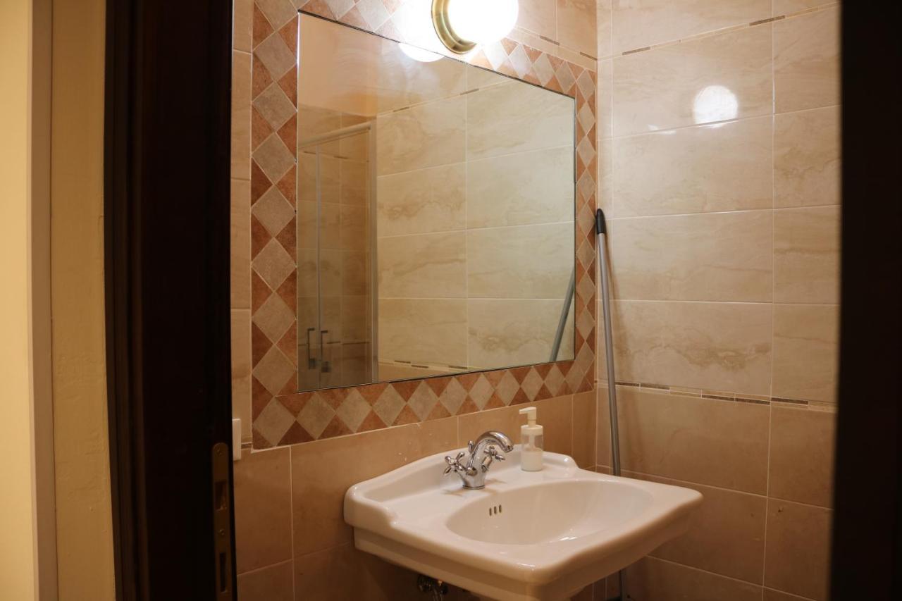 Auberge de jeunesse R.T. House'S à Rome Extérieur photo